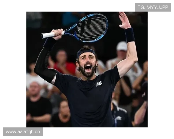 乔丹·汤普森训练完直接去超市抢购打折牛排，这自律和抠门反差谁懂啊