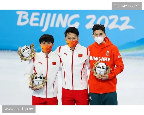 任子威居然穿得比我上班还讲究，这生活真不是一般人过得了