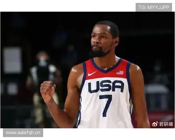 刷到凯文·杜兰特家里这张床照片——我家两室一厅的月租都够他换枕头了